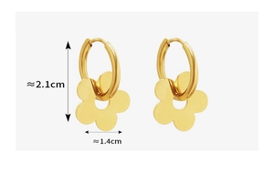 Close-up of gold flower earrings with dimensions showing 2.1cm height and 1.4cm width