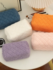 Kawaii Quilted Lamb Wool Cosmetic Bag Large Capacity Plush Makeup Pouch Diamond Pattern Zipper Storage Case For Girls