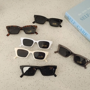 Kids Sunglasses Rectangle Retro UV400 Protection Plastic Frame Trendy Vintage Eyewear For Boys Girls Toddler