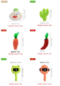 Size chart showing height and weight for garlic, cactus, and carrot plush cat toys