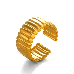 Thick gold-plated minimalist ribbed open ring in stainless steel for women