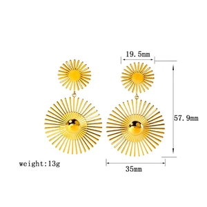 Detailed view of 18K gold plated sunflower earrings with layered sunburst design and dimensions