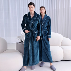 Accappatoio spesso in flanella blu scuro per uomo e donna con profili bianchi
