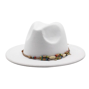 Chapeau fedora en laine blanche avec ruban perlé bohème et large bord pour l'hiver