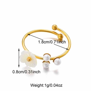 Vue détaillée de la bague fleur en or 18 carats avec nacre, perles et dimensions