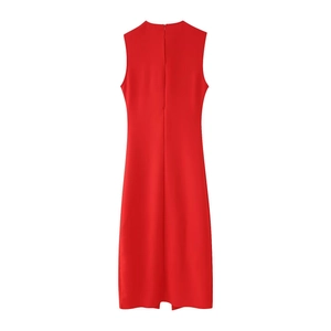 Detailed back view of a red midi dress featuring a seamless invisible zipper closure