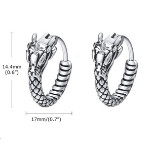Pendientes de dragón retro en acero inoxidable con textura detallada y acabado de plata vieja