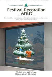 Détail d'autocollant de fenêtre sapin de Noël vert avec décorations et étoile