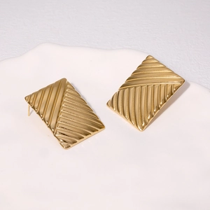 Eleganti orecchini rettangolari placcati oro 18k con motivo a griglia testurizzata obliquo