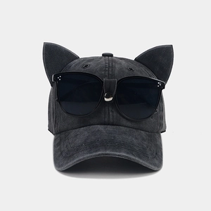 Berretto da baseball con orecchie di gatto e occhiali da pilota in denim lavato