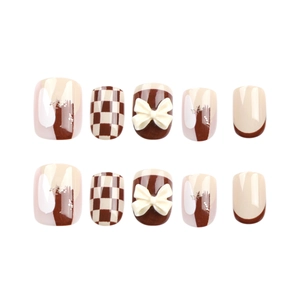 Set unghie press-on con motivo a scacchi marrone e fiocchi 3D bianchi in stile francese