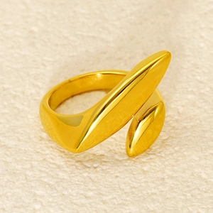 Irregulärer Flüssigmetall Offener Ring 18K Vergoldet Edelstahl Geometrisch Minimalistisch Statement Schmuck Für Damen