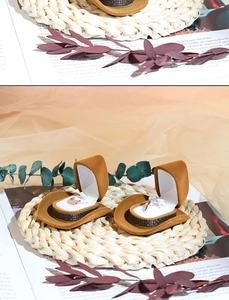 Creative western cowboy hat velvet ring box, cute jewelry storage box for rings and stud earrings.