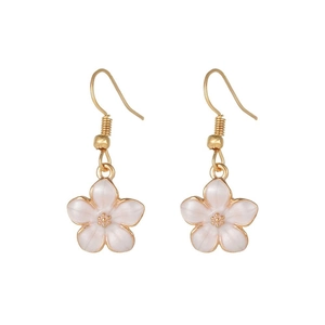 Minimalist daisy drop earrings with gradient pink petals and golden stamen detail