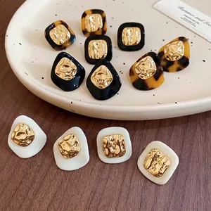 Vintage 18k gold plated stud earrings with tortoiseshell resin and irregular metal texture