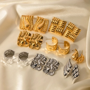 Set of 18k gold and silver stainless steel earrings with textured geometric patterns