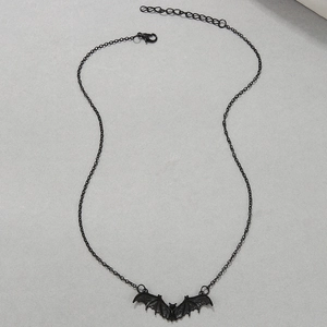 Punk style black bat pendant necklace with fine metal chain for Halloween fashion