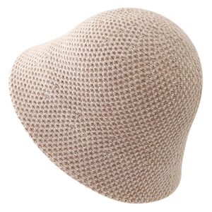 Bob minimaliste beige en maille crochetée avec texture en nid d'abeille pour le soleil