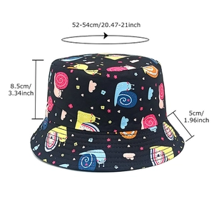 Bob noir pour enfants avec imprimé escargot et dimensions de taille 52-54cm