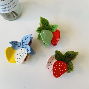 Mignonne Pince à Cheveux Fraise Acétate Forme de Fruit Grande Pince Requin Accessoires Cheveux Doux pour Femmes Filles