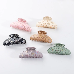 Lot de 6 pinces à cheveux fleurs ajourées aux tons pastels avec finitions nacrées