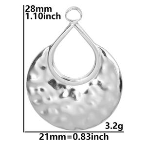 Detail of 18k silver hammer-textured teardrop pendant with precise size and weight measurements