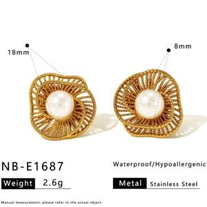 Dimensions et poids des boucles d'oreilles vintage fleurs évidées dorées avec perle
