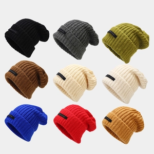 Gorro Caído de Punto de Mohair para Mujer Cálido Color Sólido Canalé Gorro de Invierno con Etiqueta de Letra Accesorio