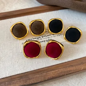 Retro geometric flocked earrings set in brown, black and burgundy for autumn and winter