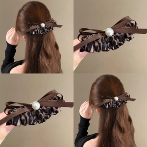 Leopard Print Bow Hair Clip Vintage Maillard Style Faux Artificial Pearl Fabric Acrylic Ribbon Twist Grip Elegant Hair Accessory