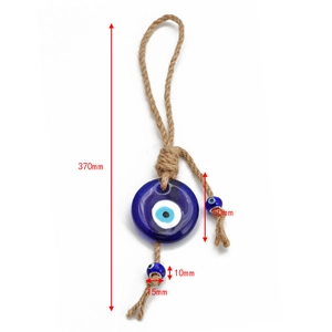 Vista dettagliata del ciondolo Evil Eye con dimensioni e corda in canapa