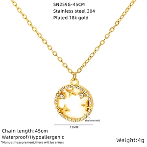 Détail du collier pendentif étoile plaqué or 18K avec incrustation d'abalone