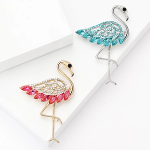 Elegant Flamingo Brooch Pin Alloy Rhinestone Crystal Animal Jewelry For Women Party Dress Suit Decoration Accessory