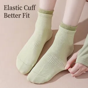Hellgrüne rutschfeste Yogasocken mit Rippbündchen und elastischer Mittelfußstütze für Damen