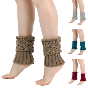 Dicke Beinstulpen aus Grobstrick in Khaki, Grau, Pfauenblau und Weinrot mit Rippenmuster