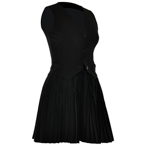 Détail d'une robe gilet noire à col en V avec boutons, ceinture et jupe plissée