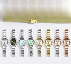 Montres à quartz carrées élégantes en plusieurs couleurs avec bracelets en acier