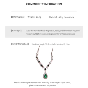 Detailed view showing necklace dimensions, 24.8g weight, and rhinestone alloy material