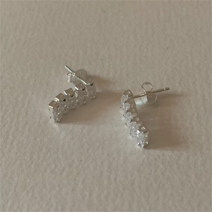 Minimalist S925 sterling silver stud earrings with five curved rectangular cubic zirconia