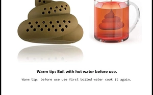 Funny poop-shaped silicone tea infuser with fine mesh holes filtering loose leaf tea