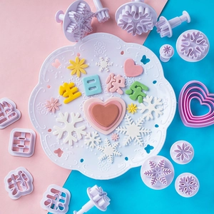 Christmas snowflake fondant molds and plungers set for decorating creative cake designs