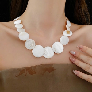 Natural Shell Graduated Disc Necklace Bohemian Iridescent Mother Of Artificial Pearl Geometric Choker Summer Beach Vacation Jewelry For Women