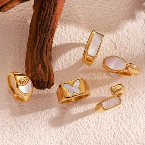 Luxury 18k gold irregular stainless steel rings with elegant white mother of pearl