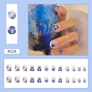 Blauwe camouflage hart kunstnagels set met 24 stuks in diverse maten voor dames