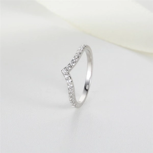 Minimalist V-shaped S925 silver ring with rows of sparkling moissanite diamonds