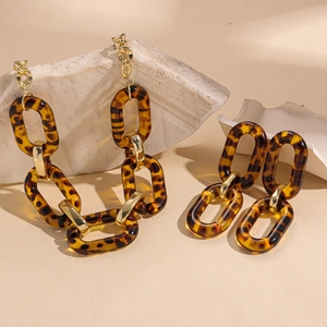 Retro leopard print acrylic chain necklace and earrings set with gold metal accents