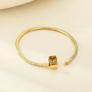 Elegant gold-plated stainless steel snake chain bracelet with sparkling crown heart clasp
