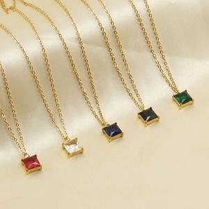 Collier Pendentif Zircon Carré Acier Inoxydable Plaqué Or 18K Bijoux Chaîne De Clavicule Géométrique Minimaliste Pour Femmes