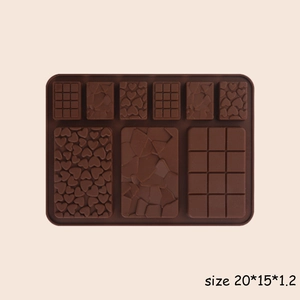 Macro detail of silicone chocolate mold with waffle and heart patterns, size 20x15x1.2 cm