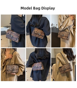 Detailansicht der Schultertasche mit Leopardenmuster, Schmetterlingsverschluss und Kette